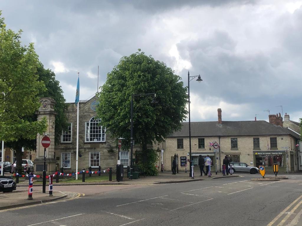 Dease Manor Lägenhet Higham Ferrers Exteriör bild