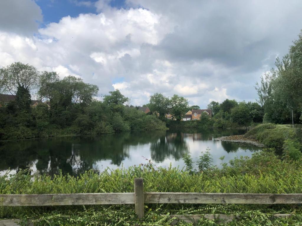Dease Manor Lägenhet Higham Ferrers Exteriör bild